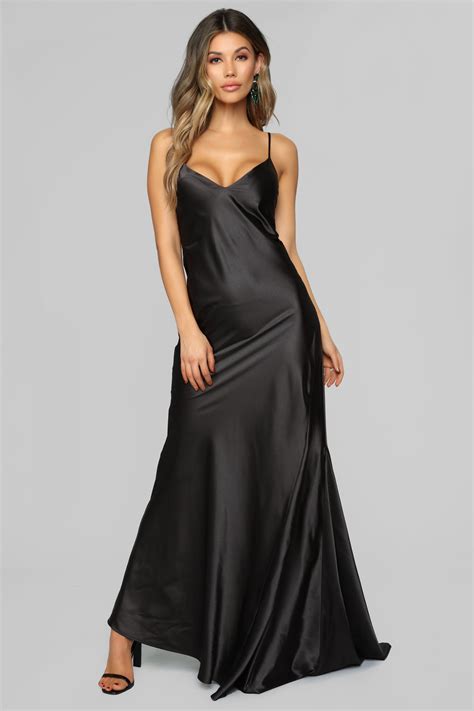 black figure hugging dress|body hugging maxi dress.